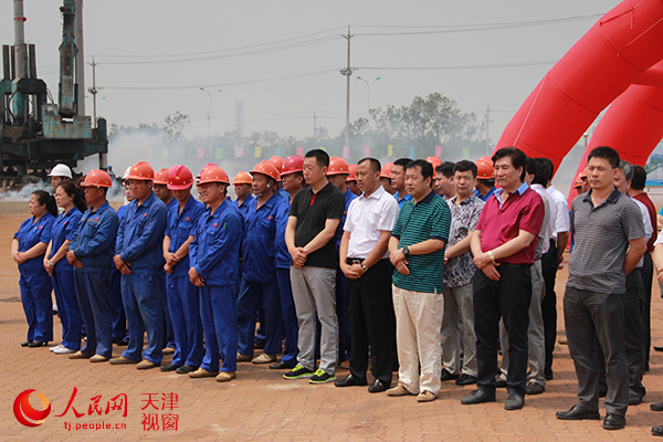 琦晟储运有限公司的工作人员一同出席活动(摄影:杨晨)